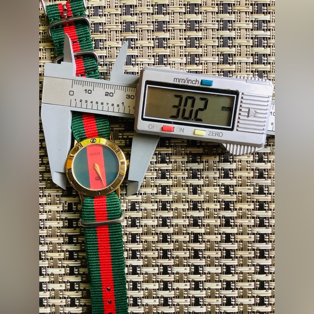 Gucci Gold-Tone Watch set for couple 💚❤️💛 - Picture 8 of 16